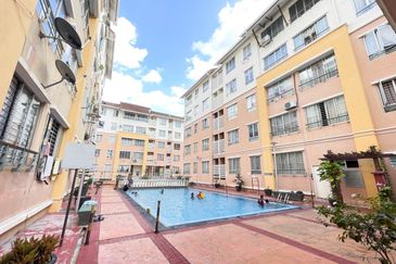 Laman Suria e-Resort Apartment