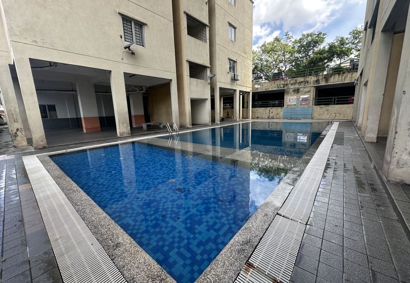 Pangsapuri Saujana, Gombak