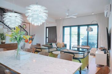 ATHIRA, Bandar Bukit Raja