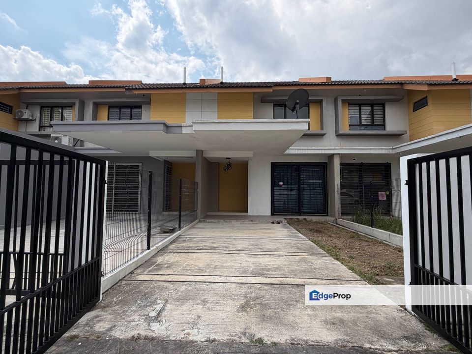 Bandar Mahkota Jalan Galaksi Banting, Double Storey Terrance House For Sale, Selangor, Banting