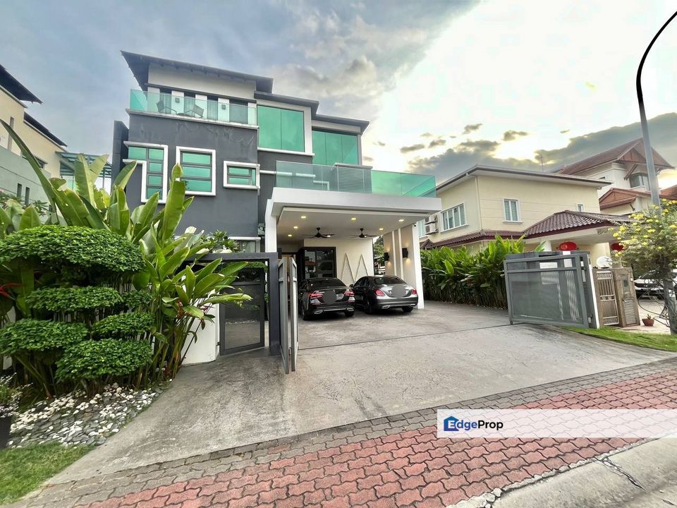 Subang Height East, 3.5 Storey Bungalow For Sale With Lift and Pool, Selangor, Subang Jaya