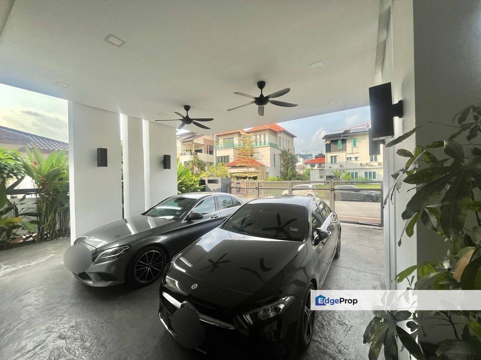 Subang Height East, 3.5 Storey Bungalow For Sale With Lift and Pool, Selangor, Subang Jaya
