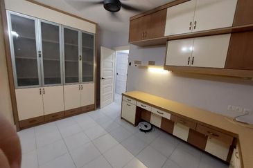 Greenlane Park Condominium