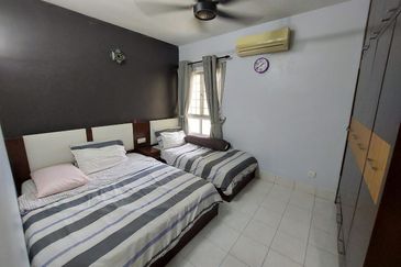 Greenlane Park Condominium