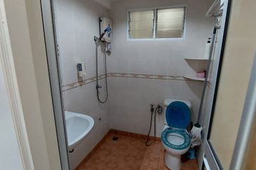 Greenlane Park Condominium