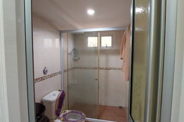 Greenlane Park Condominium