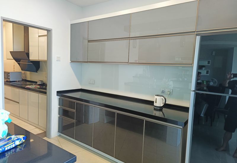 The View (Twin Towers)