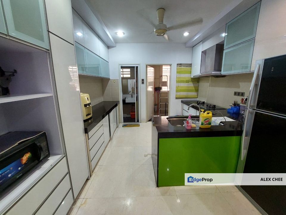 3 storey terrace for rent at persiaran bukit jambul, Penang, Bukit Jambul