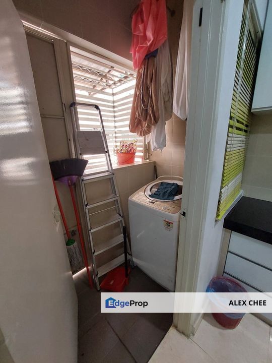 3 storey terrace for rent at persiaran bukit jambul, Penang, Bukit Jambul