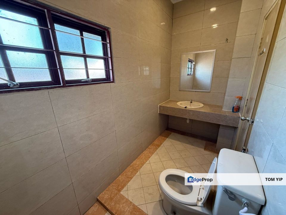 CORNER LOT ! 2sty Terrace Taman Subang Murni Zuhrah U5 Shah Alam, Selangor, Subang