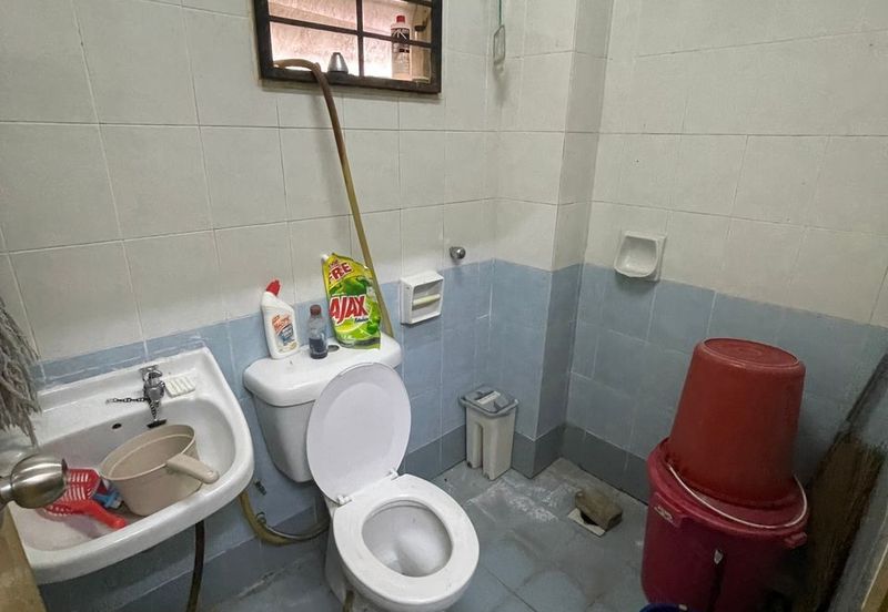 Jalan Uranus U5/122A