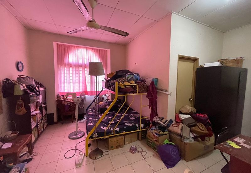 Jalan Uranus U5/122A