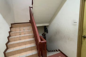 Jalan Uranus U5/122A