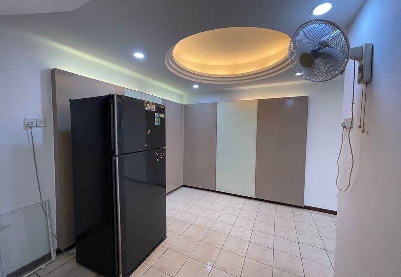 Jalan Uranus U5/122C