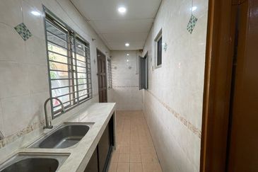 Jalan Uranus U5/122C