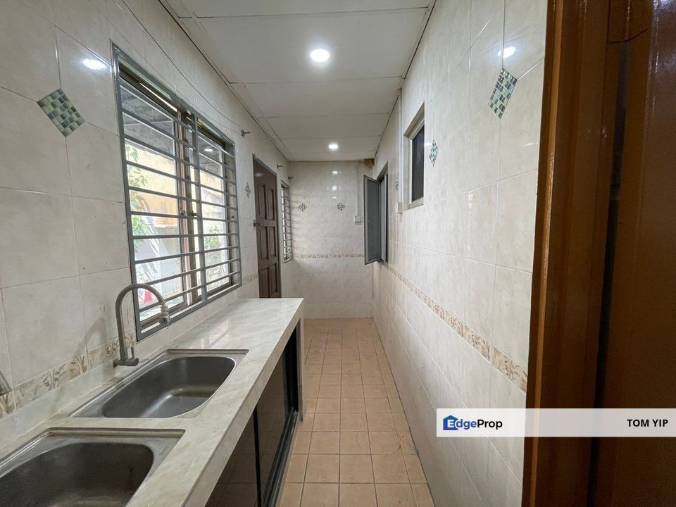 3 Storey Terrace House, Jalan Uranus U5, Subang Impian, Shah Alam, Selangor, Subang