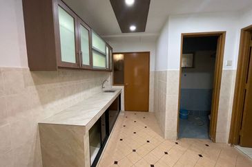 Jalan Uranus U5/122C