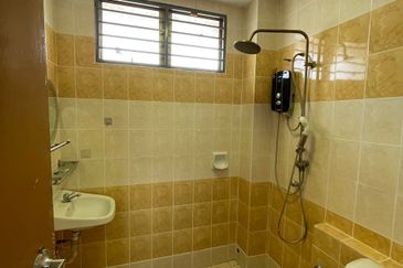 Jalan Uranus U5/122C