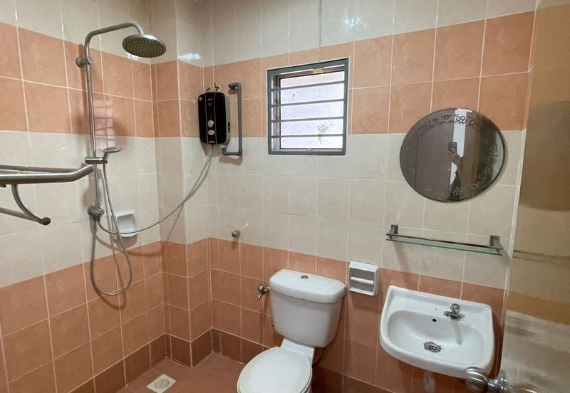 Jalan Uranus U5/122C