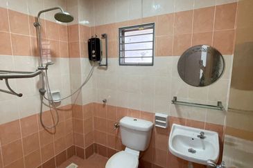 Jalan Uranus U5/122C