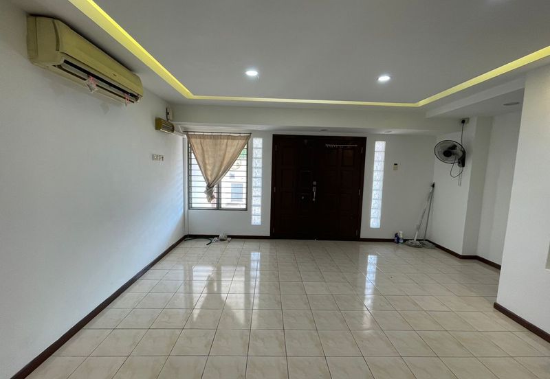 Jalan Uranus U5/122C