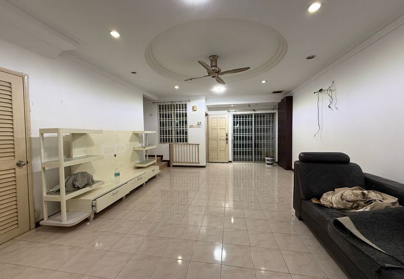 Jalan Uranus U5/128D