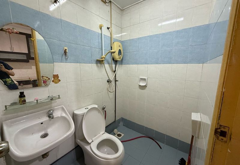 Jalan Uranus U5/128D