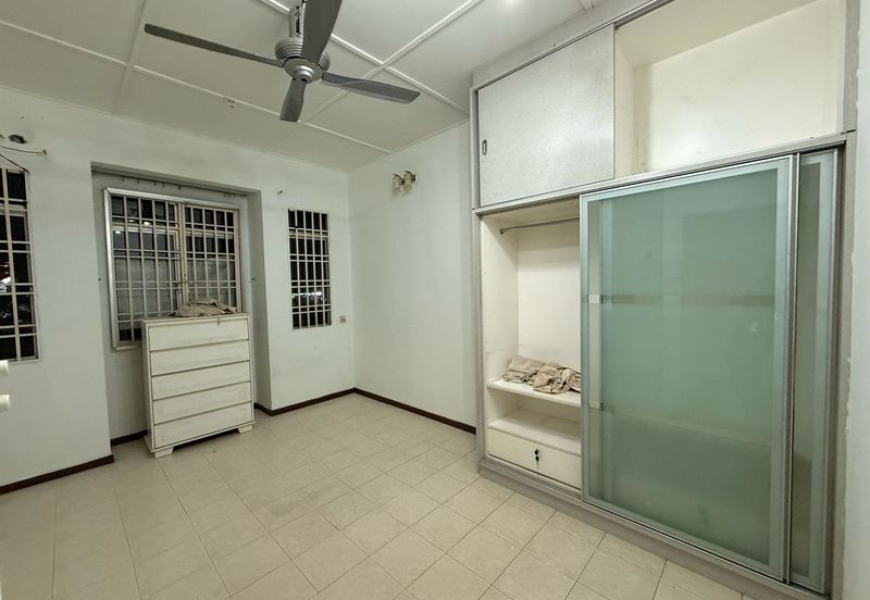 Jalan Uranus U5/128D