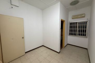 Jalan Uranus U5/128D