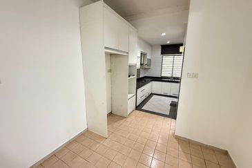 Jalan Spektrum U16 @ Taman Bukit Subang