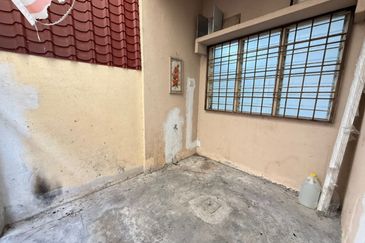 Jalan Spektrum U16 @ Taman Bukit Subang