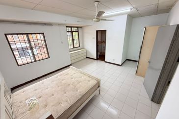 Jalan Spektrum U16 @ Taman Bukit Subang