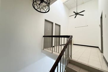 Jalan Spektrum U16 @ Taman Bukit Subang