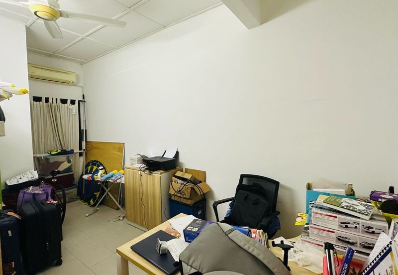 Jalan Uranus U5/122C