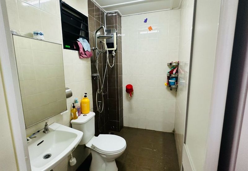 Jalan Uranus U5/122C