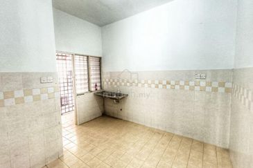 Jalan Spektrum U16 @ Taman Bukit Subang