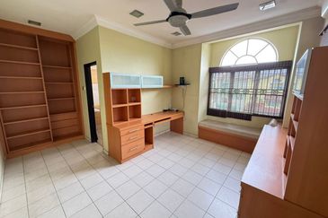 CORNER 3Sty Terraced RENO, Jalan Uranus U5 Subang Impian, Subang Bestari