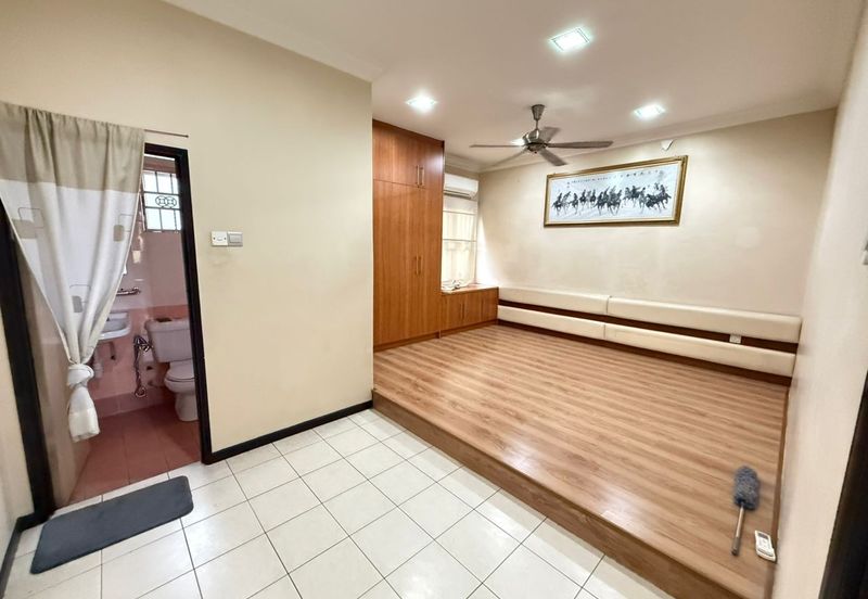 CORNER 3Sty Terraced RENO, Jalan Uranus U5 Subang Impian, Subang Bestari