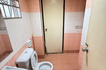 CORNER 3Sty Terraced RENO, Jalan Uranus U5 Subang Impian, Subang Bestari