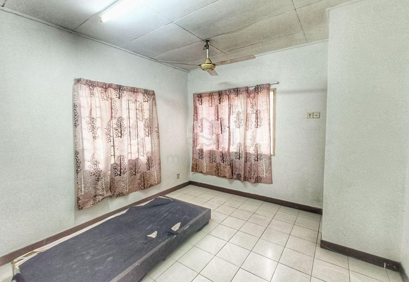 Jalan Spektrum U16 @ Taman Bukit Subang