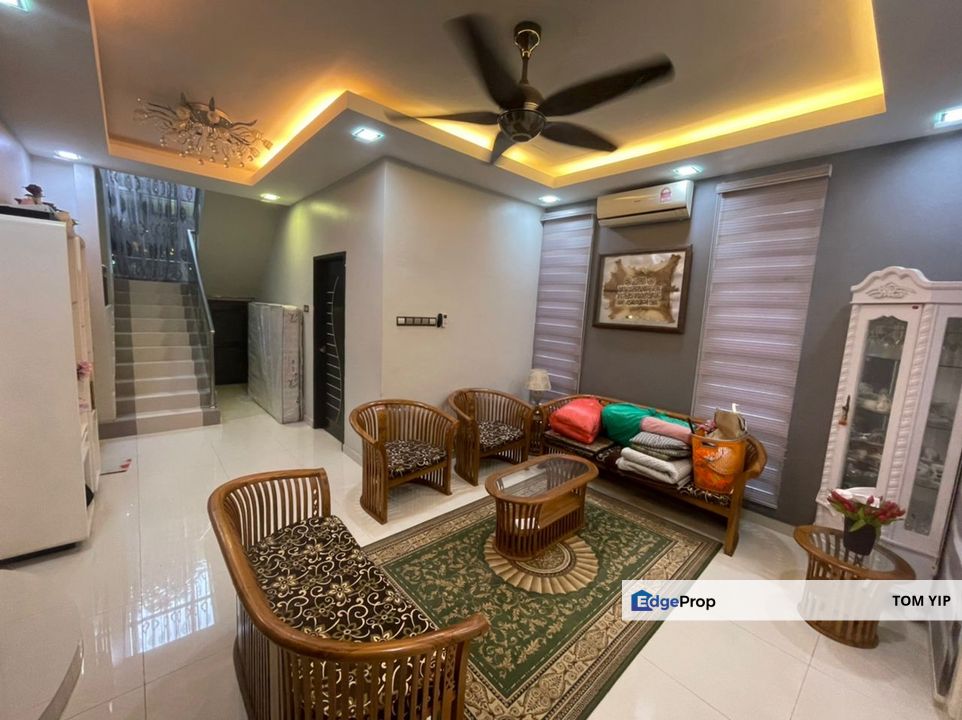 LIMITED RENOVATED 1.5 Storey Bungalow Kota Emerald Sapphire, Rawang House, Selangor, Rawang