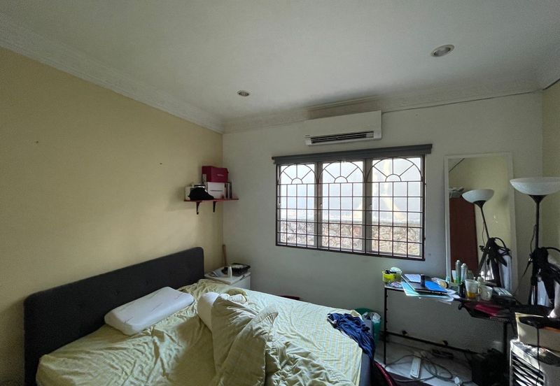 Seksyen 8, Bandar Country Homes