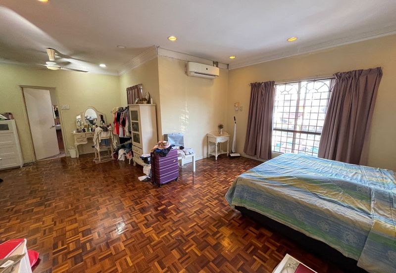 Seksyen 8, Bandar Country Homes