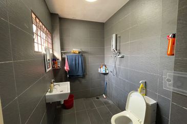 Seksyen 8, Bandar Country Homes