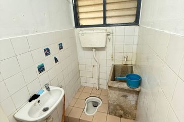 Taman Subang Perdana Flat