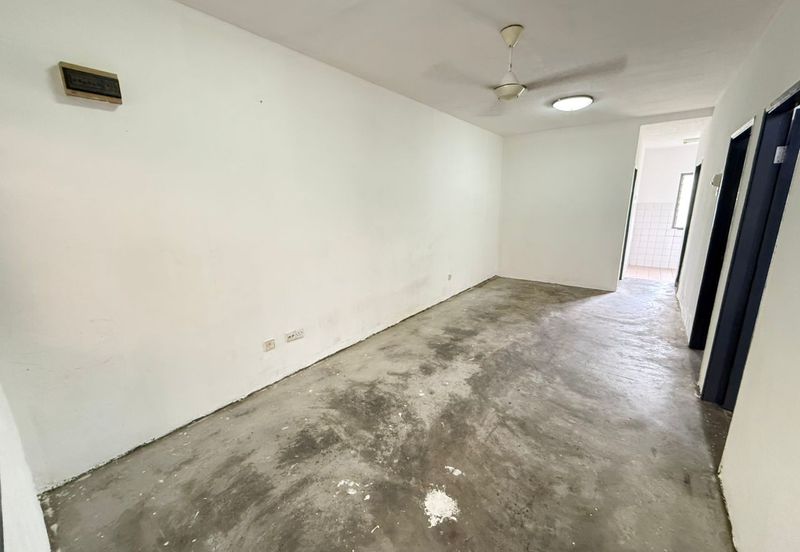 Taman Subang Perdana Flat