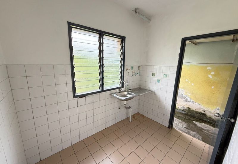 Taman Subang Perdana Flat