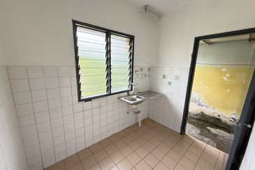 Taman Subang Perdana Flat