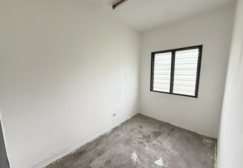 Taman Subang Perdana Flat