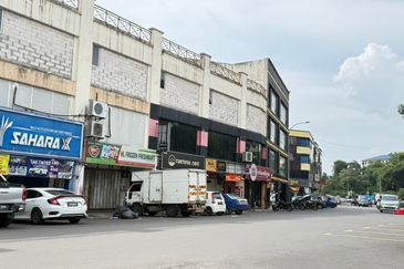 Taman Subang Perdana Flat